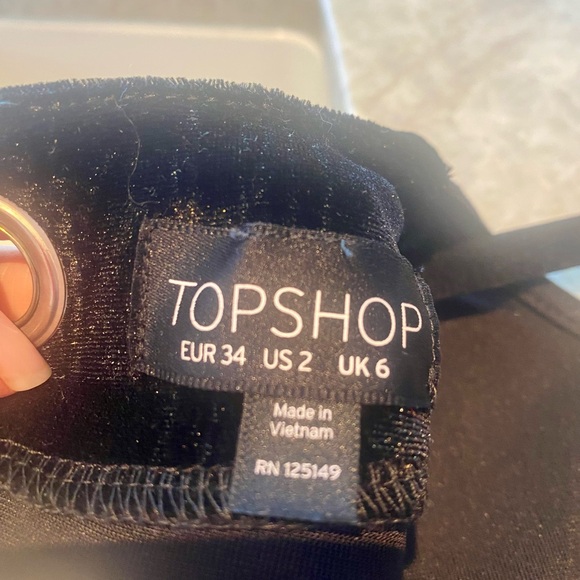 Topshop black cold shoulder velvet dress with gold metallic shimmer, Size 2 - Picture 10 of 13